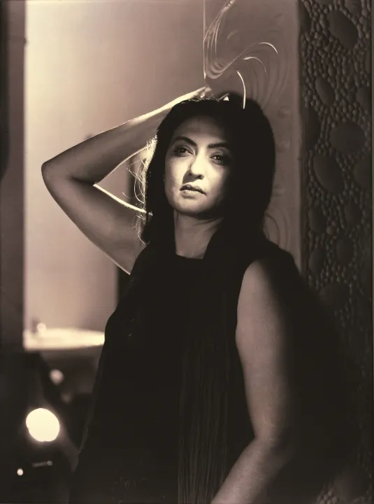 ≪Shringara/恋情≫The Navarasa Suite from the series Bombay Photo Studio, 2000-2003 @ Pushpamala N