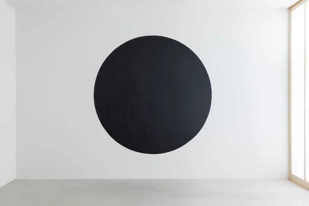 Circle, 1976/2023 Paintstick on wall Dimensions: 90 diam. inches (228.6 diam. cm)